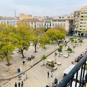 https://apartamentos-alcazaba.es-andalucia.com